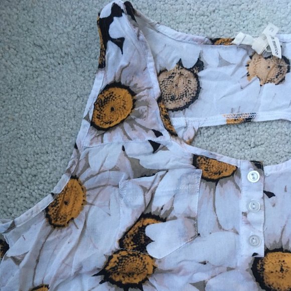 Cropped Daisy Pattern Flowy Shirt w/ Small Pocket - Picture 3 of 6